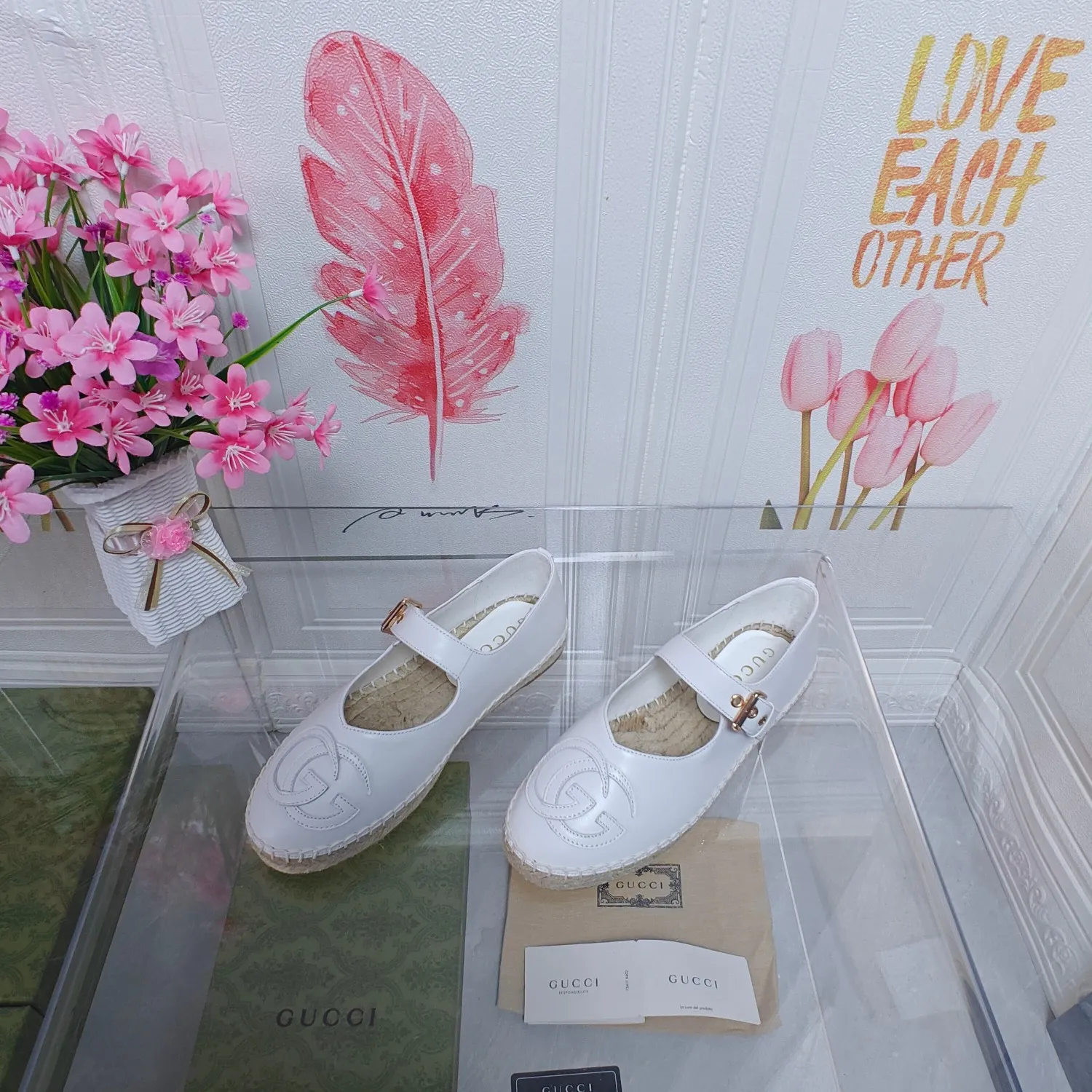 👟👟Ex-factory price 400👟👟 👏👏👏gucci 25s new fisherman shoes👍👍👍Exclusive 🌹🌹Original one-piece outsole molding, original one-to-one molding, environmentally friendly imported sheepskin upper, sheepskin lining👍original shape, comfortable and breathable to wear, Code number 35-40 (codes 34, 41, and 42 can be customized, non-refundable)